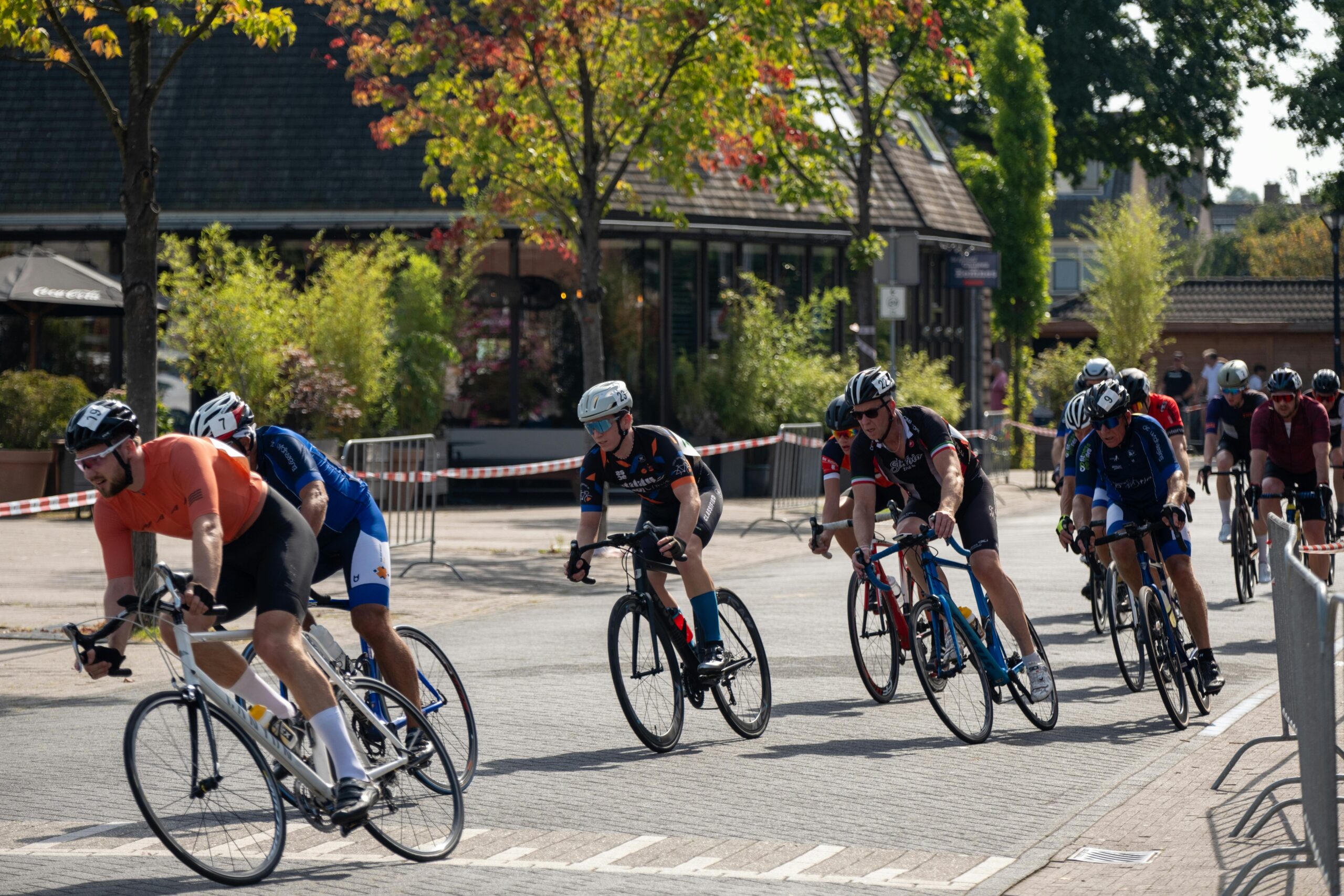 Communautés sportives en ligne autour du cyclisme outdoor et du sport digital